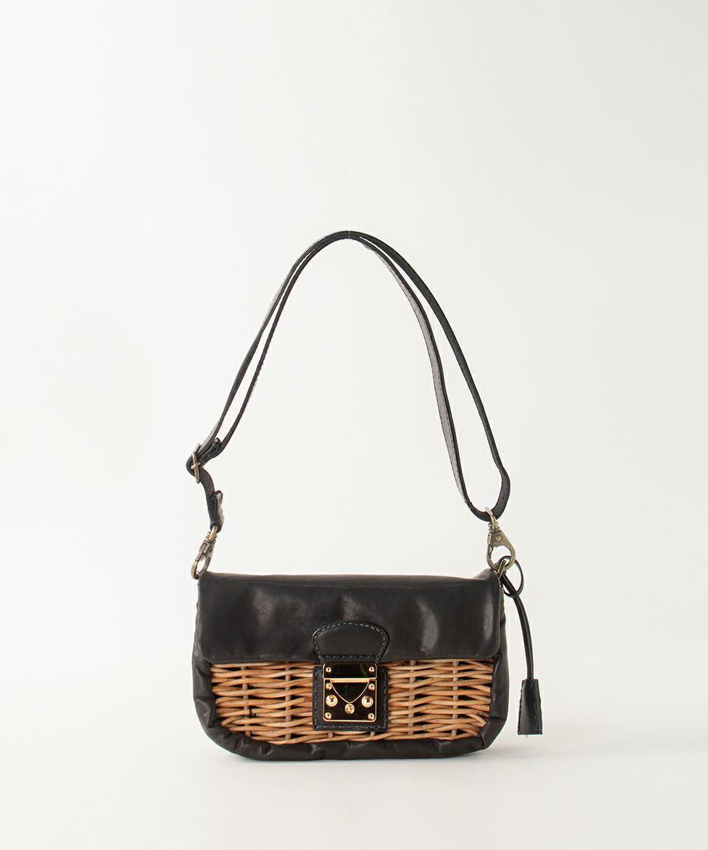 ebagos エバゴス 牛ソフト・ソフトショルダー BLACKエバゴス レビュー