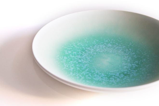 彩りが素敵！しなやかな曲線と繊細なグラデーションが美しい陶器