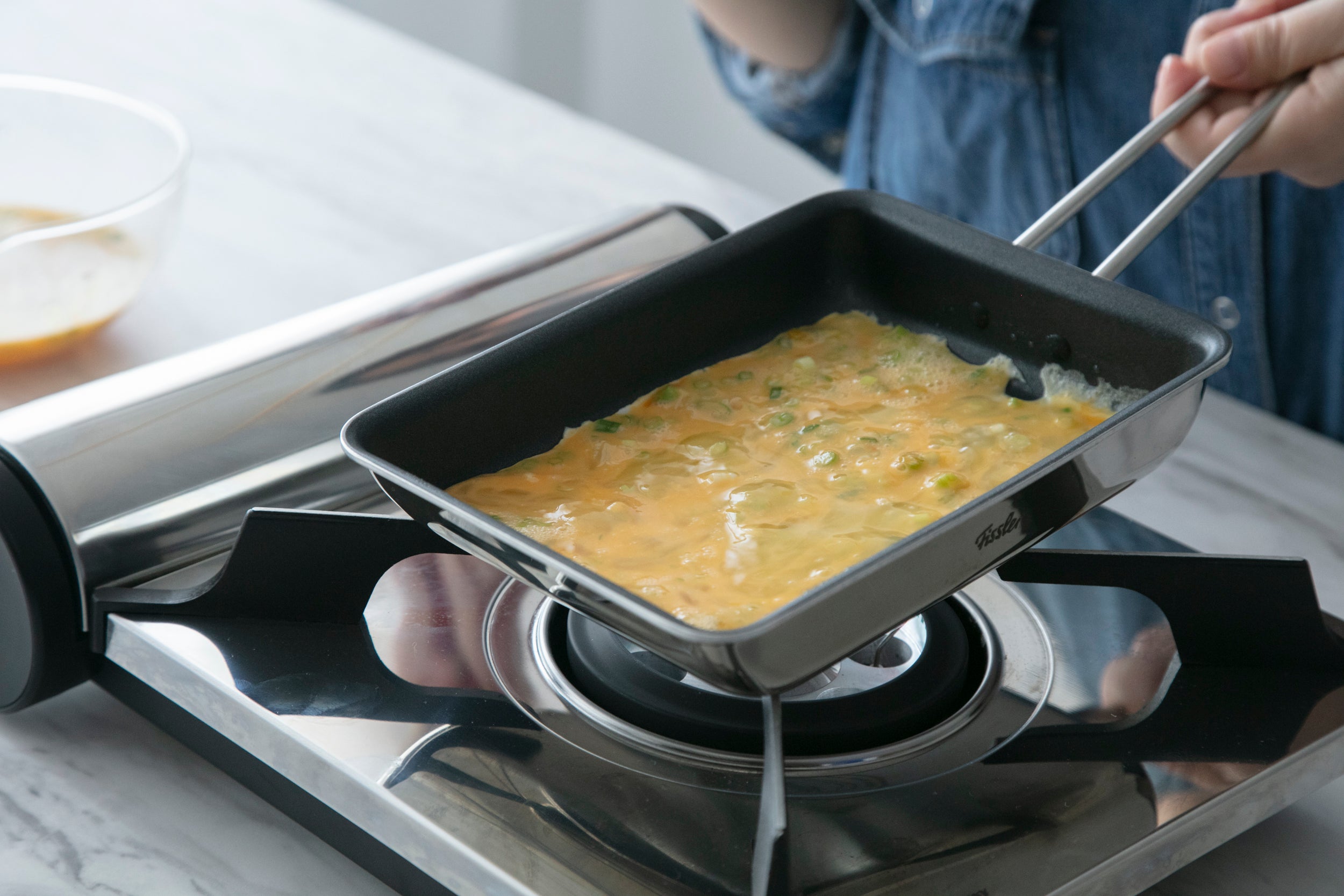 フィスラーのエッグロースターで卵焼き名人に！ - ワイ・ヨットマガジン