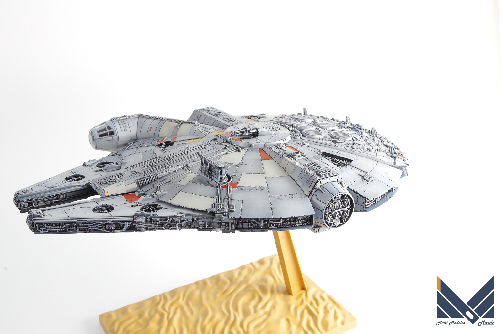 バンダイ 1/144ミレニアム・ファルコン（フォースの覚醒）BANDAI