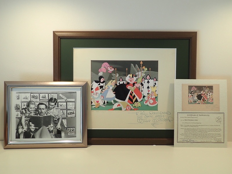 ウォルト・ディズニー直筆サイン入り「不思議の国のアリス」ダイ