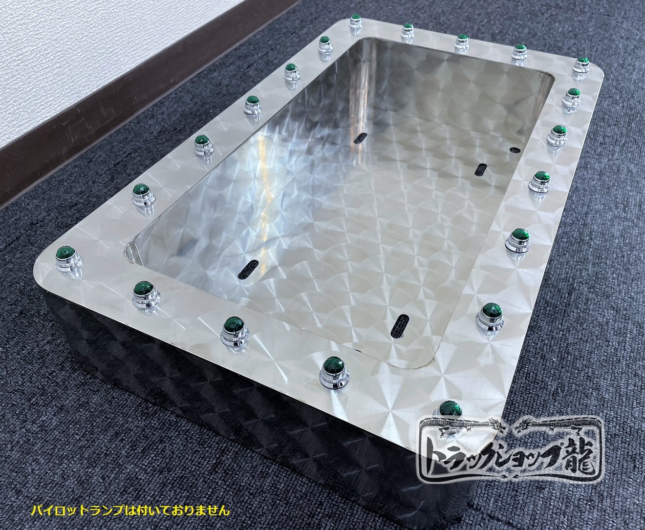 ステンレス 大型 パイロットナンバー枠 鱗柄 奥行100mm 角R仕様