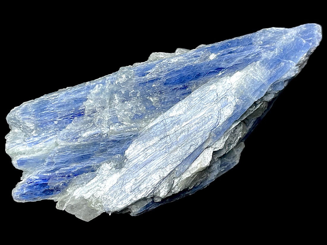 ブラジル産 カイヤナイト