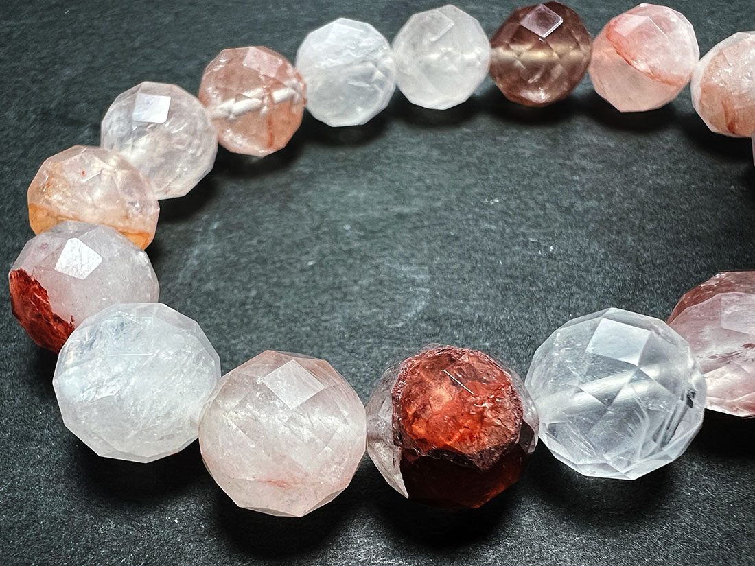 ヒマラヤ・マニカラン水晶 11mmカットブレスレット