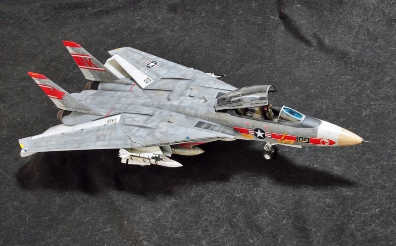 1/32 F-14A トムキャット ”VF-1 ウルフパック” 完成品｜艦船模型の販売