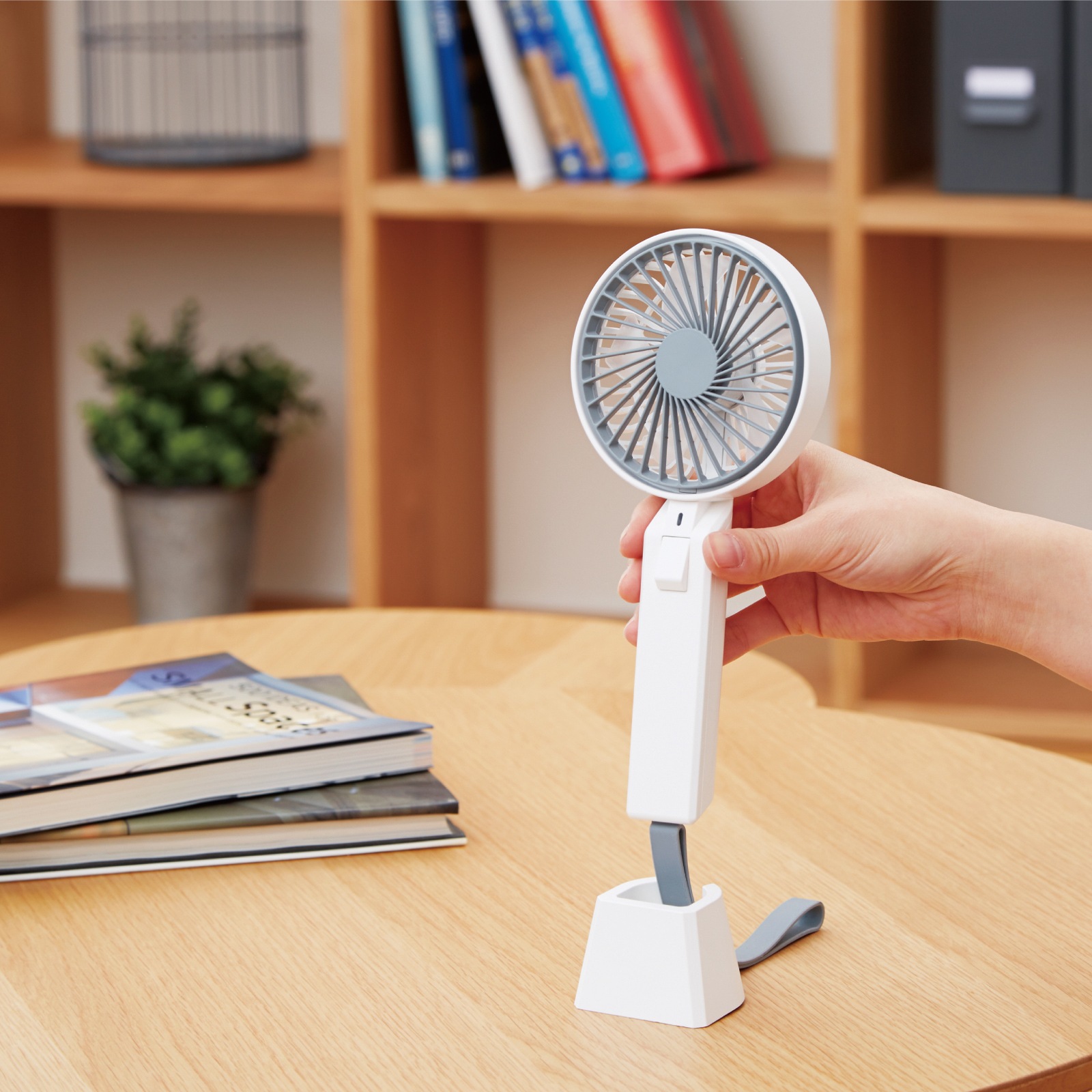 アウトレット品】☆数量限定特別価格☆ ハンディファン AHF-710/FSSH