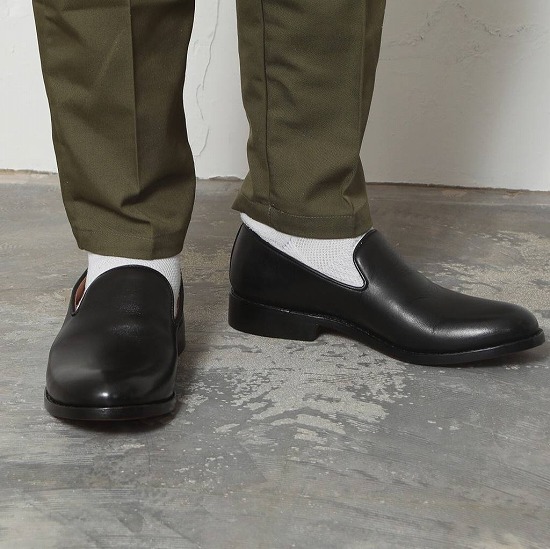 Milton Keynes ミルトンキーンズ レザーフラットシューズ ラバーソール