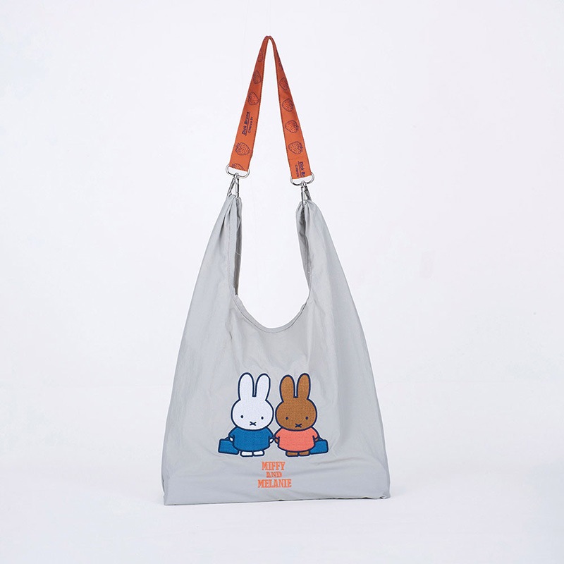 DB/ストラップ付きショッパーバッグ STRAWBERRY | 利用シーンから探す