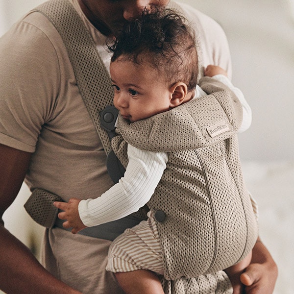 BabyBjorn ベビービョルン ベビーキャリア MINI Air / グレーベージュ