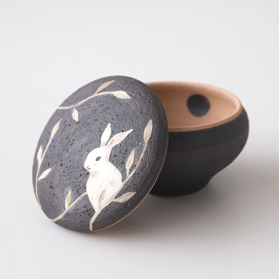 塩壷/うさぎ | acne.pottery.studio | 糸島くらし×ここのき 公式通販サイト