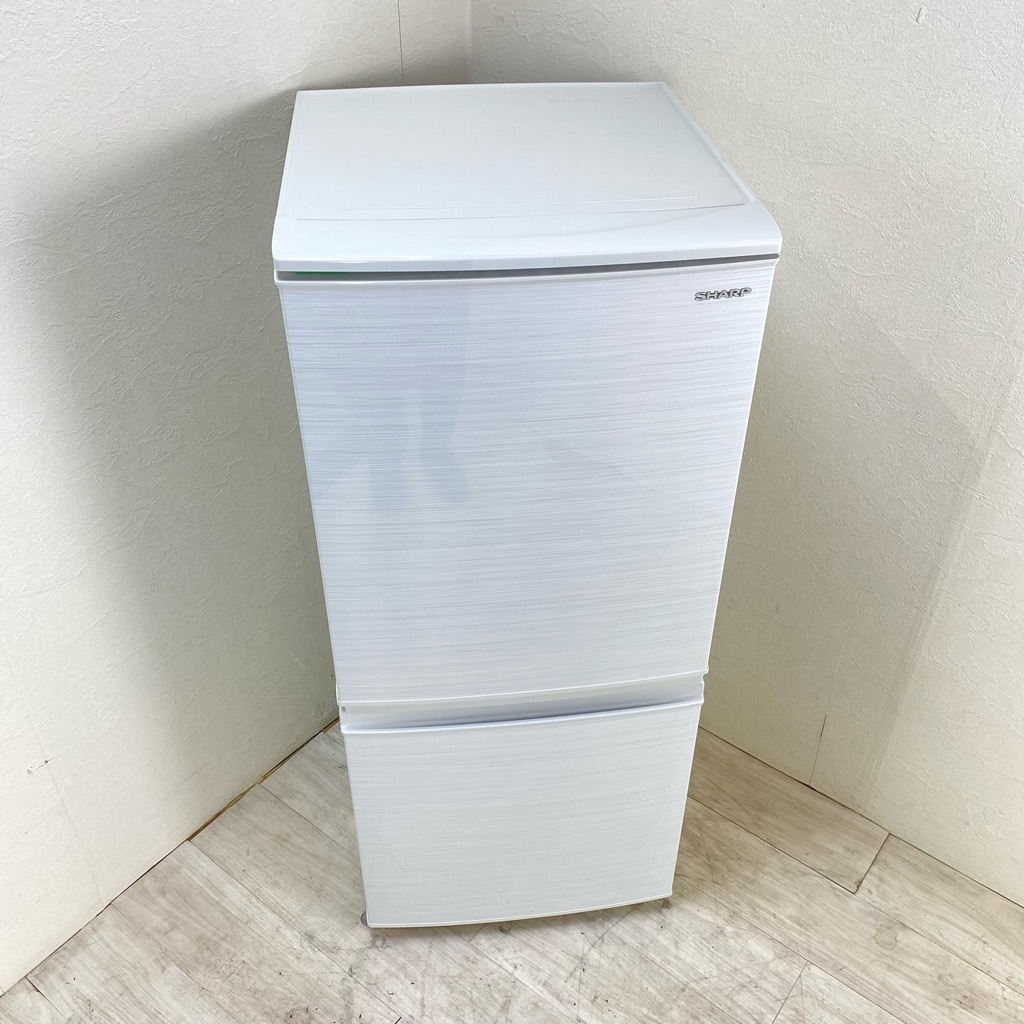 SHARP 冷蔵庫 2ドア つけかえどっちもドア 137L 木目調ホワイト Amazon