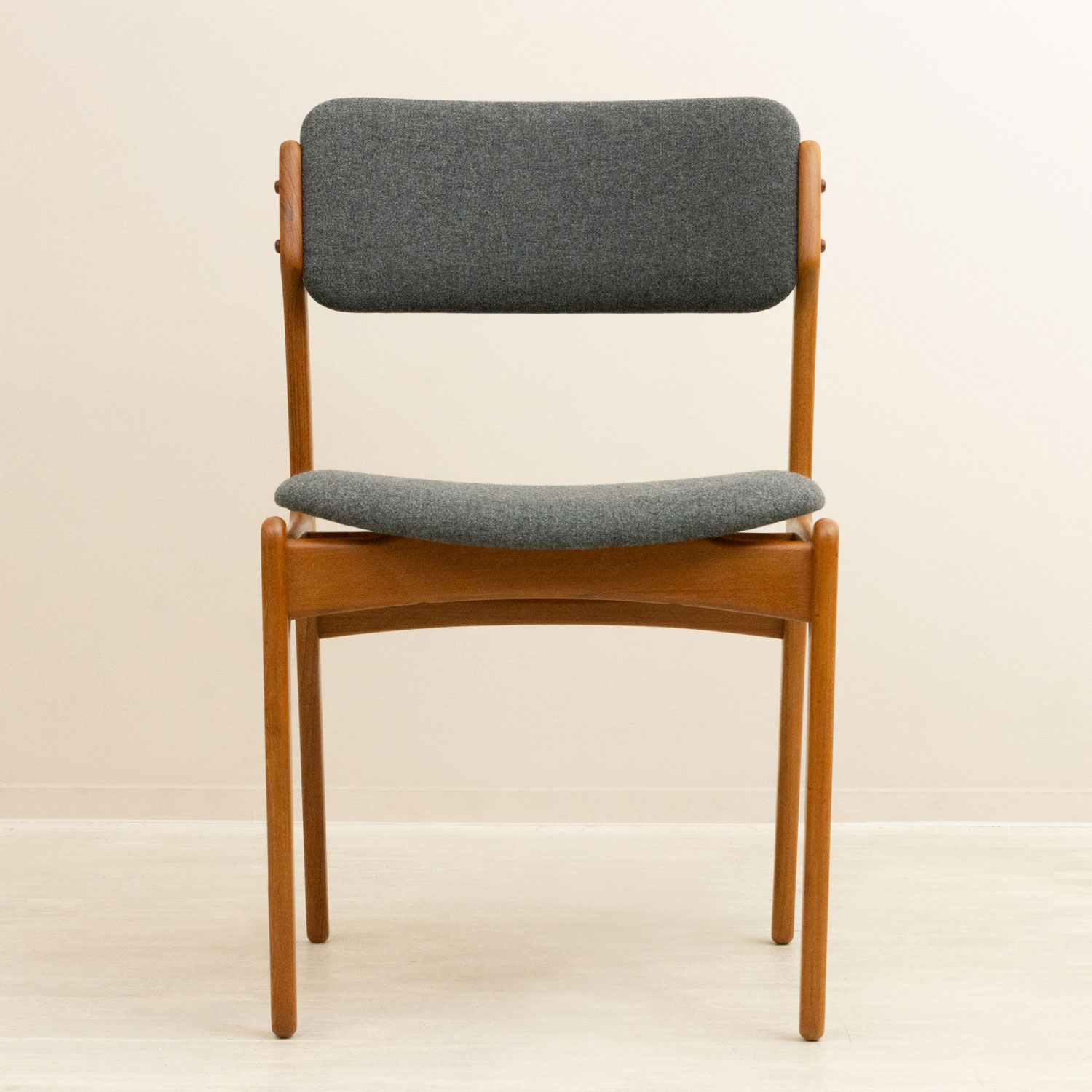 エリック・バック モデル49 ダイニングチェア チーク 北欧ビンテージ