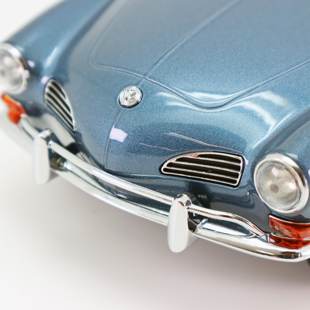 ミニチャンプス 1/18 フォルクスワーゲン カルマンギア クーペ 1970年