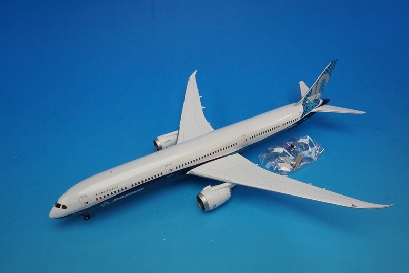 日*4様 最終価格 B767 1/200 ハウスカラー 日*4様 最終価格 B767 1/200