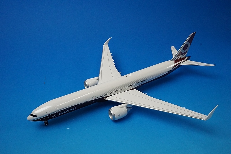 1/200 B777-9 ボーイング ハウスカラー 主翼地上姿勢 ＊レジ番付与なし