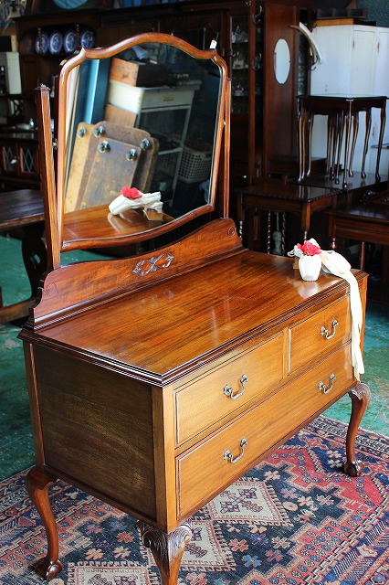 ☆在庫一掃セール☆ イギリス アンティーク家具 ドレッシングチェスト