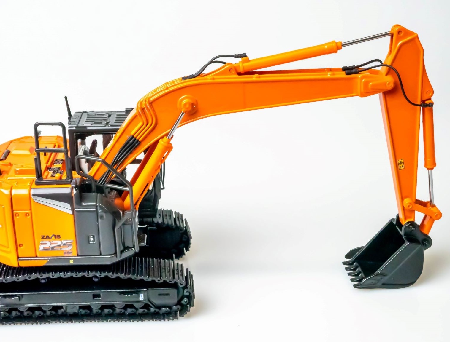 日立建機 油圧ショベル ZX225US-7 | SCALE MODEL | 日立建機日本