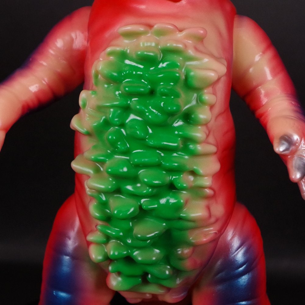 ソフビ/ブルマァク BULLMARK/ウルトラマン/ゴモラ/レトロカラー｜墓場