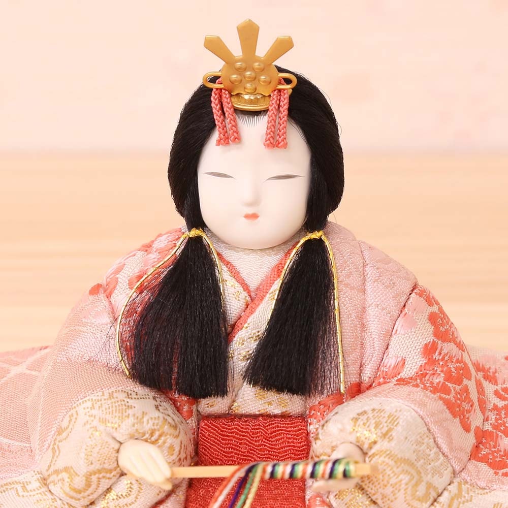 雛人形 吉徳大光 木目込み 一秀 親王飾り 赤枠ピンク刺繍屏風 横幅55cm