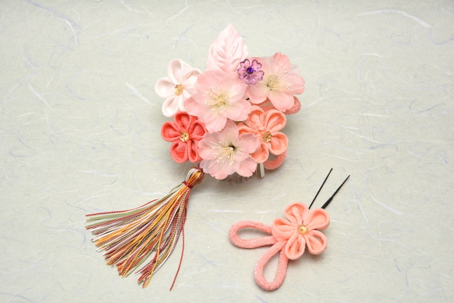 ちりめん桜フラワー コーム付 (薄ピンク) | つまみかんざし,成人式