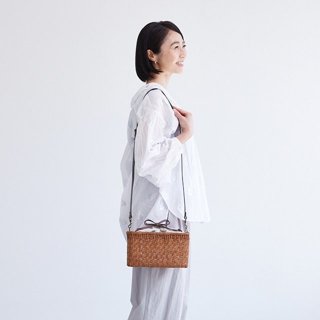 やまぶどうショルダーバッグ(二番皮/細ひご/網代編み/リネン巾着・内布