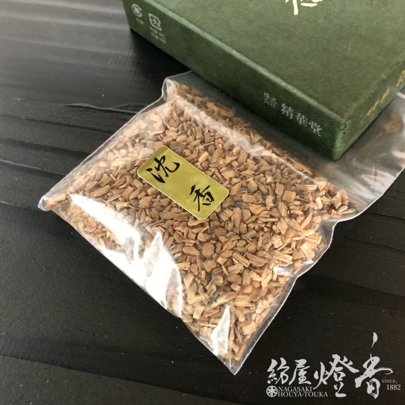香木/香原料『特品沈香(シャム沈香)【刻】10g紙箱入』精華堂 | 取扱い