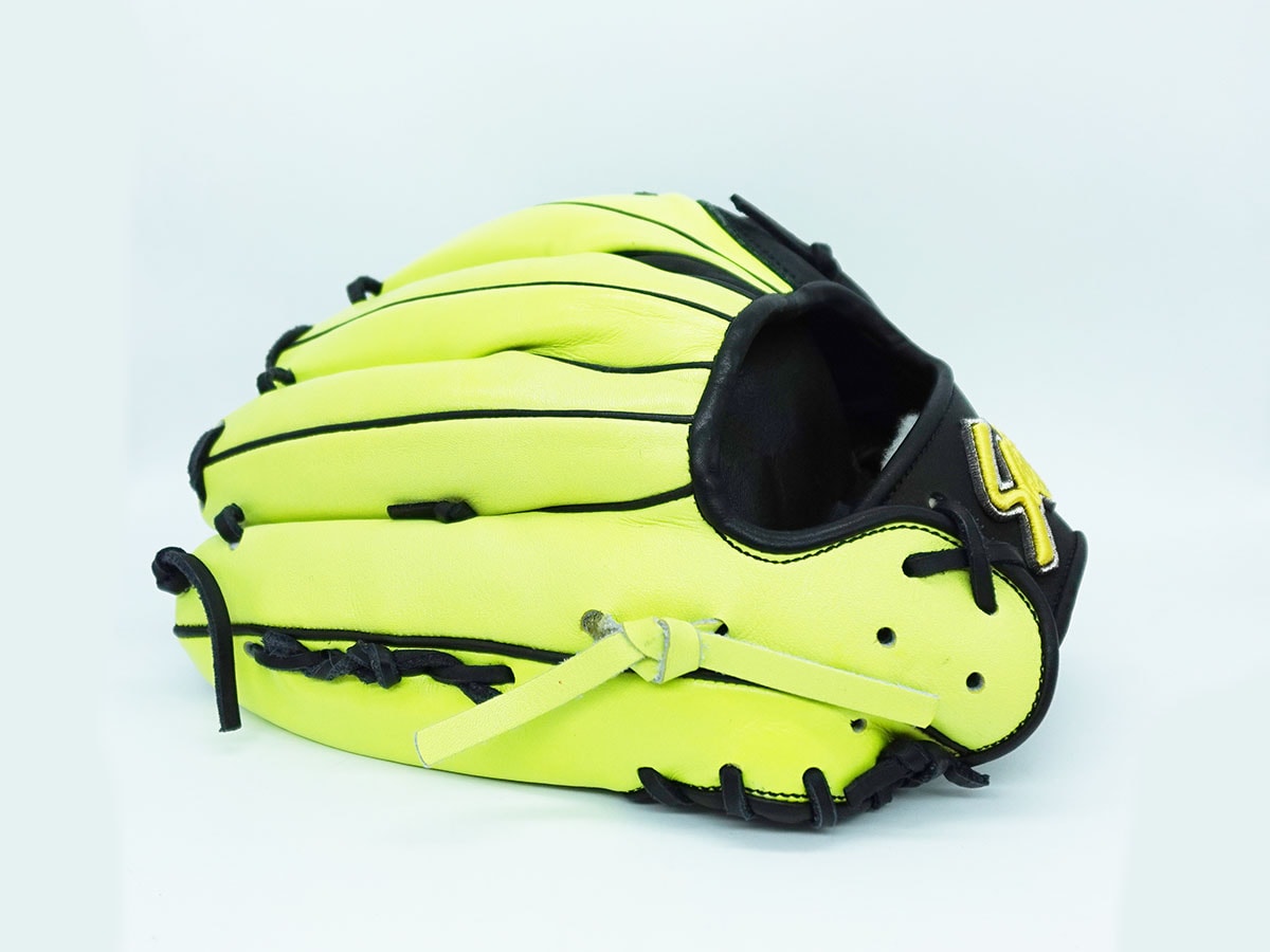 Slagger 軟式グローブ 黒/黄 収納袋付き Slagger 軟式グローブ 黒/黄