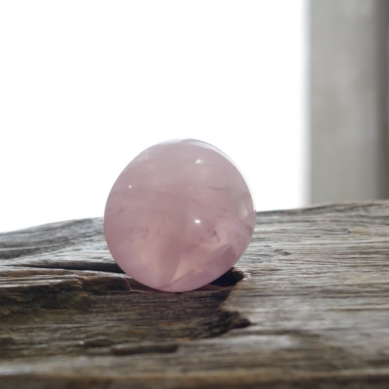 マダガスカル産 ローズクォーツタンブル｜マライカ公式通販