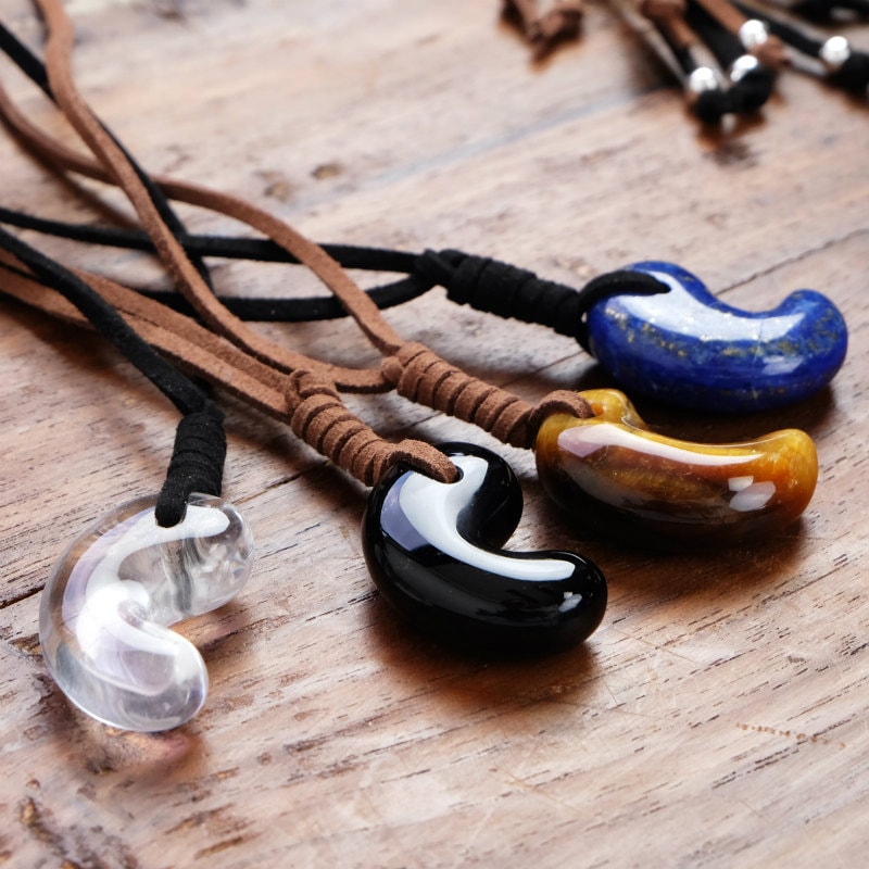 勾玉ネックレス 【メール便可】｜マライカ公式通販