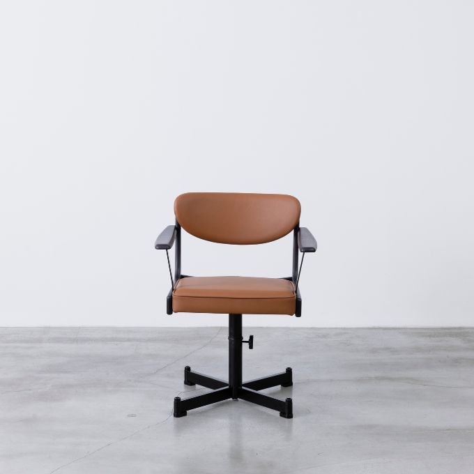 回転式チェア（MF-032）｜一点モノ家具通販のマルニファニシング