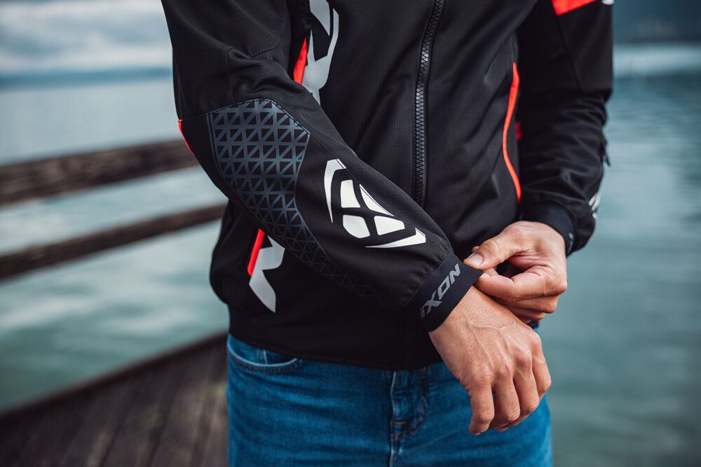 IXON（イクソン）M-PULSION AIR A ジャケット (BLACK/ANTHRACITE