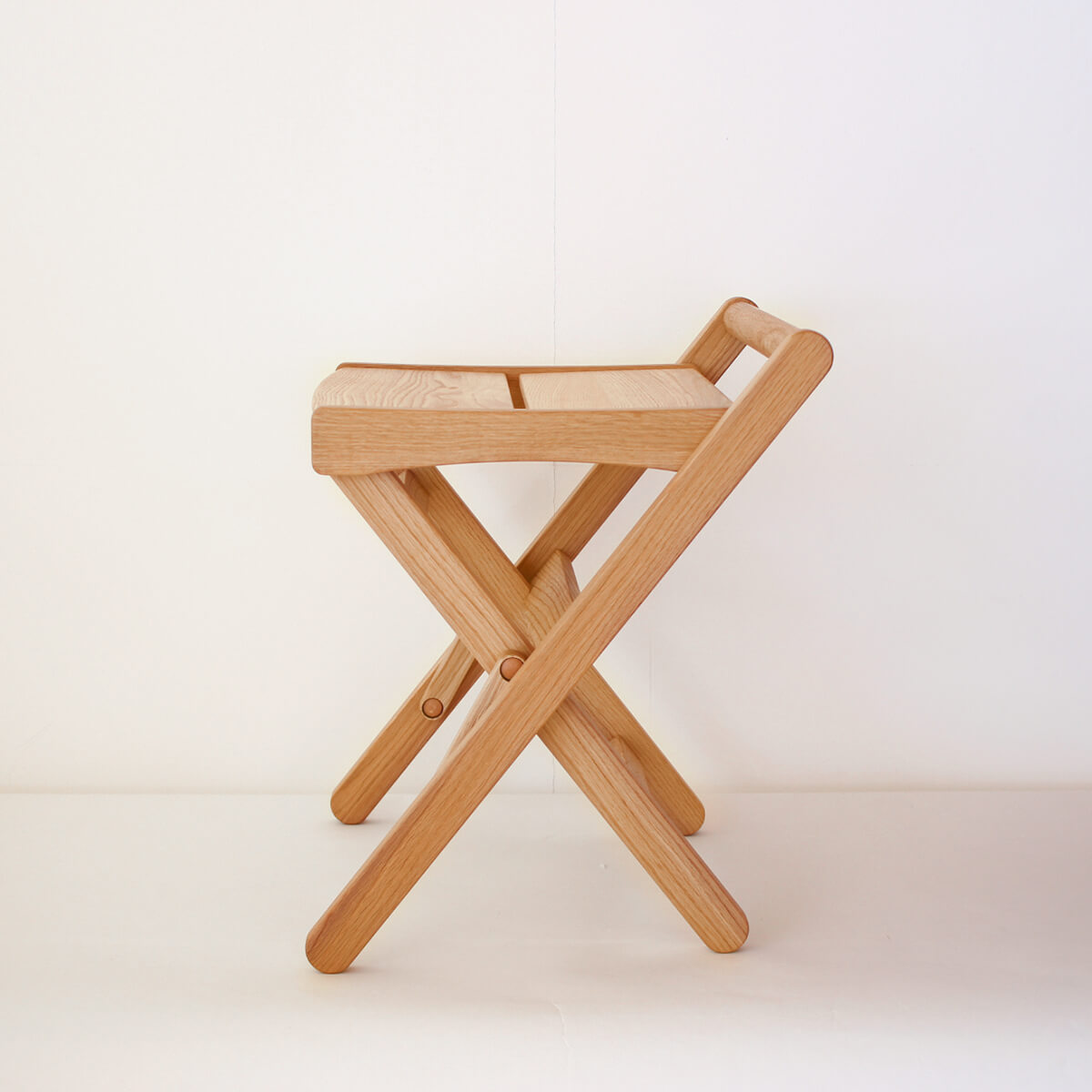 折りたたみスツール｜オークヴィレッジオンラインショップ