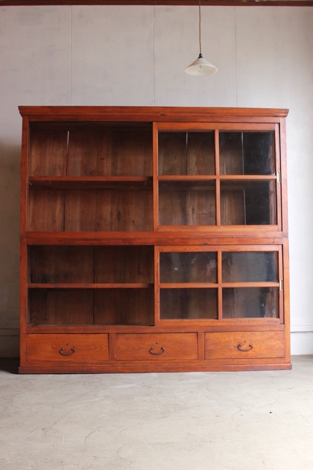 古い木製 ゆらゆらガラス 本棚 食器棚 収納棚 水屋箪笥 古家具 レトロ