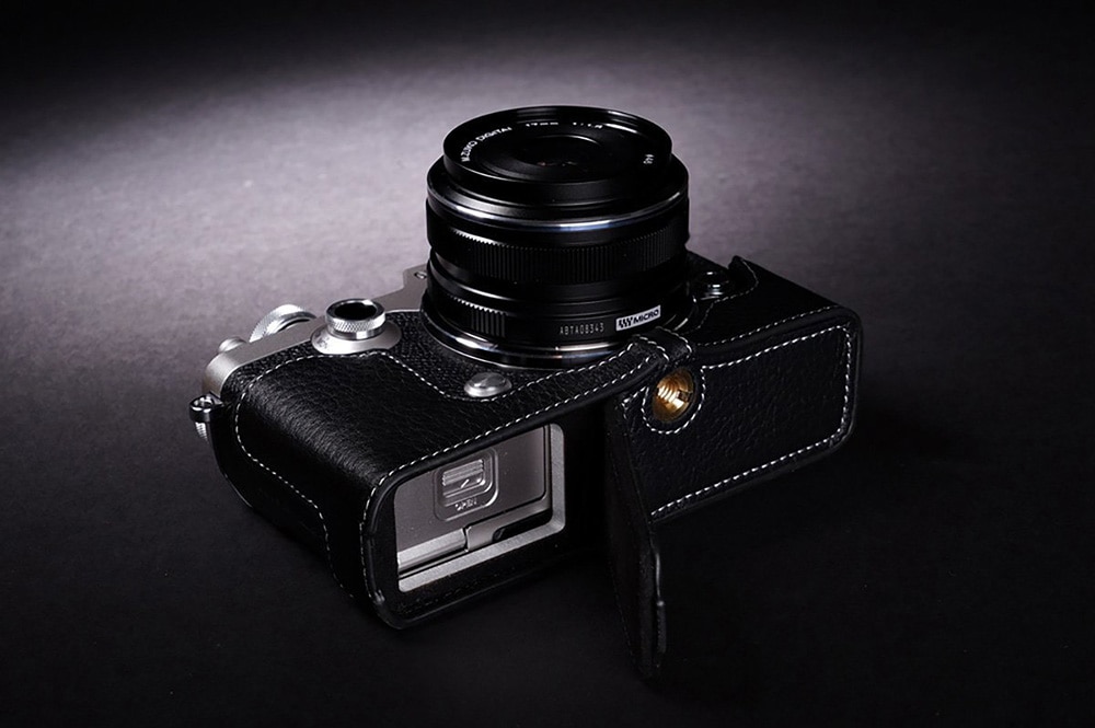 TP Original OLYMPUS PEN-F用 ボディーハーフケース ブラック