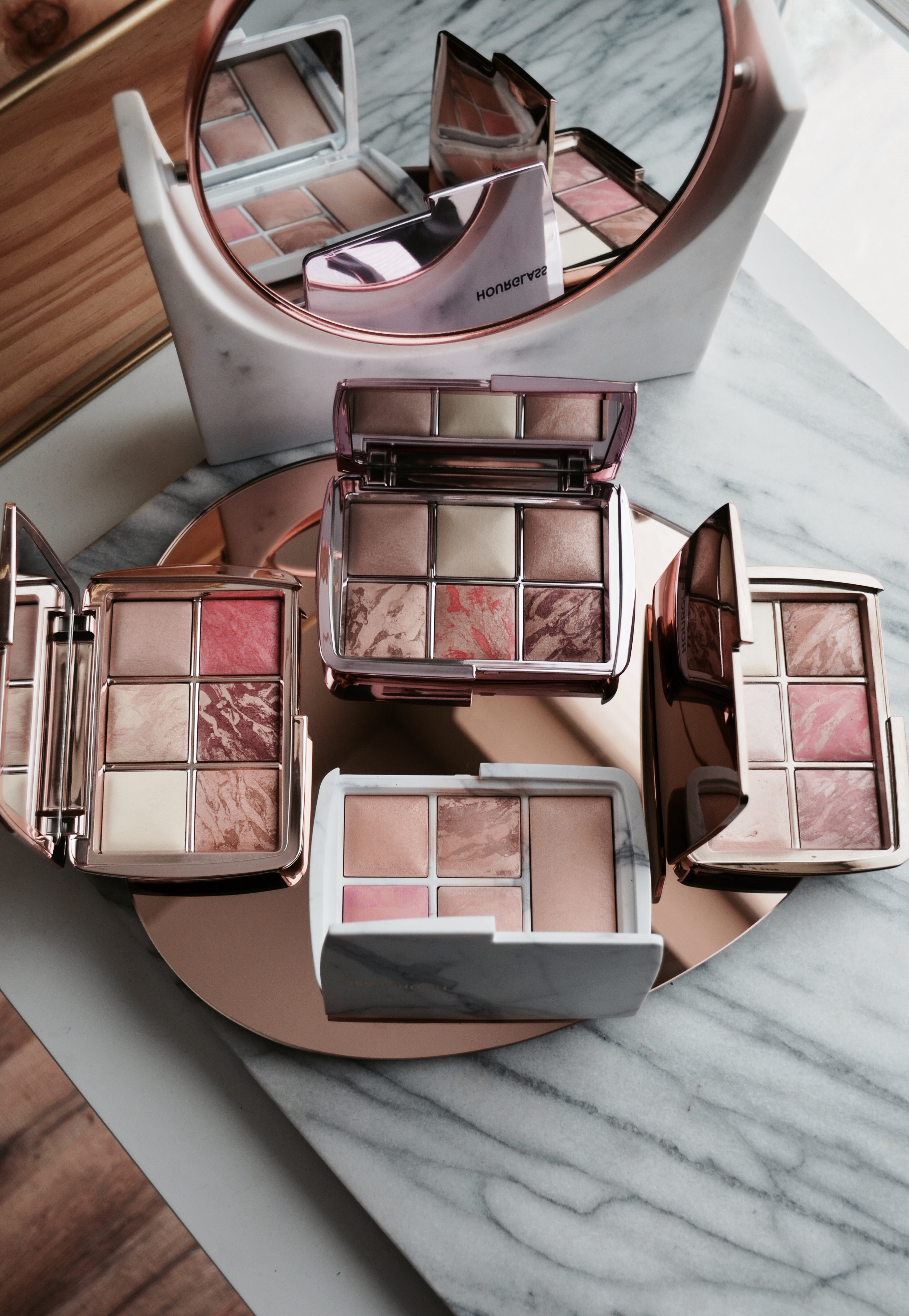 Hourglass Ambient Lighting Edit Volume 4 - Makeup-Sessions