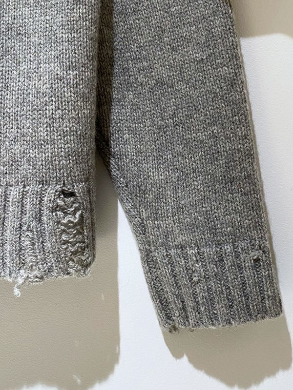 UNUSED（アンユーズド） ダメージセーター グレー - margin