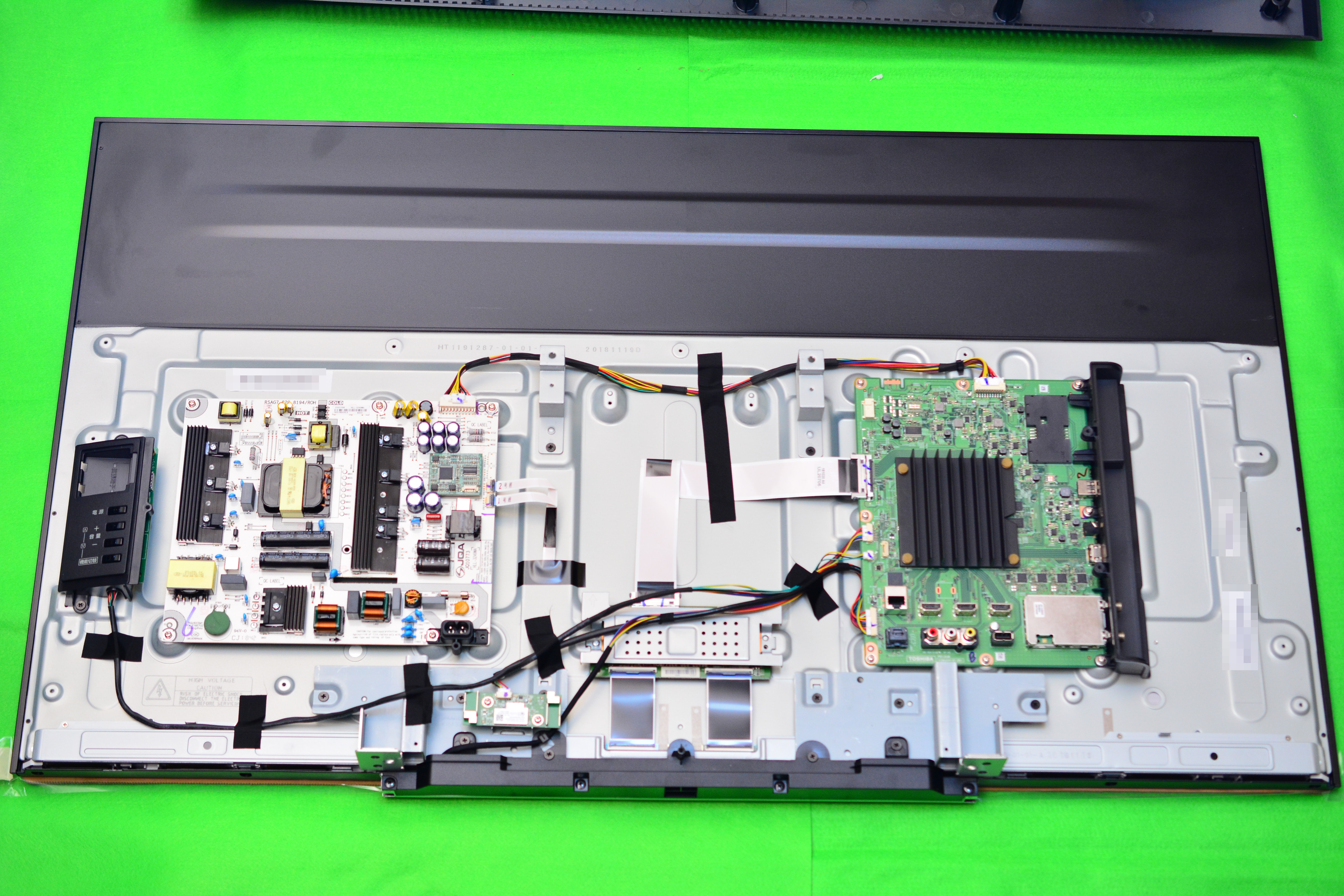 4Kテレビを分解してみた。TOSHIBA 43M520X - 2ページ目 (3ページ中