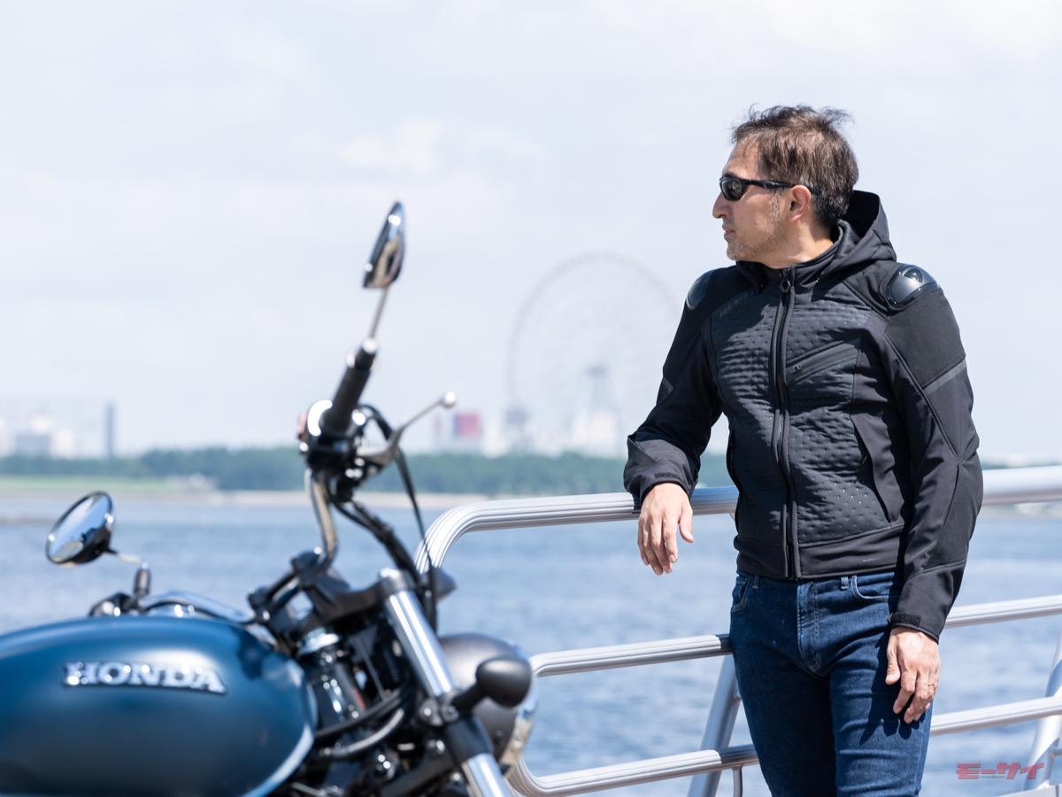 レブイット「イリジウム H2O ジャケット」はシンプル＆シックながら