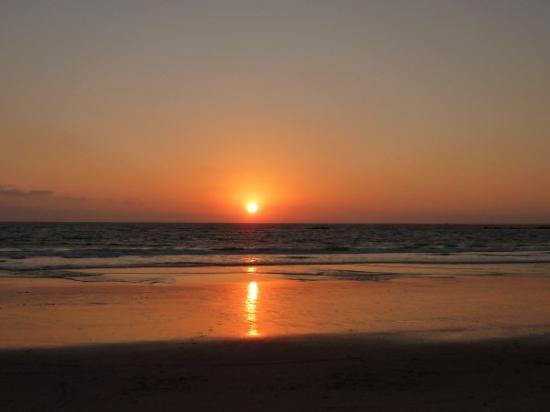 Sunset at Santa Monica Beach - カリフォルニア、サンタ モニカの写真