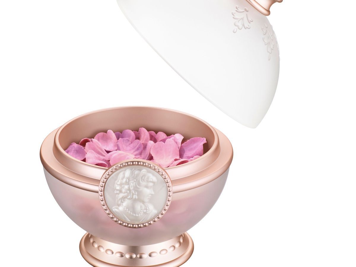 レ・メルヴェイユーズ ラデュレが桜色に染めるフェイスカラーを発売