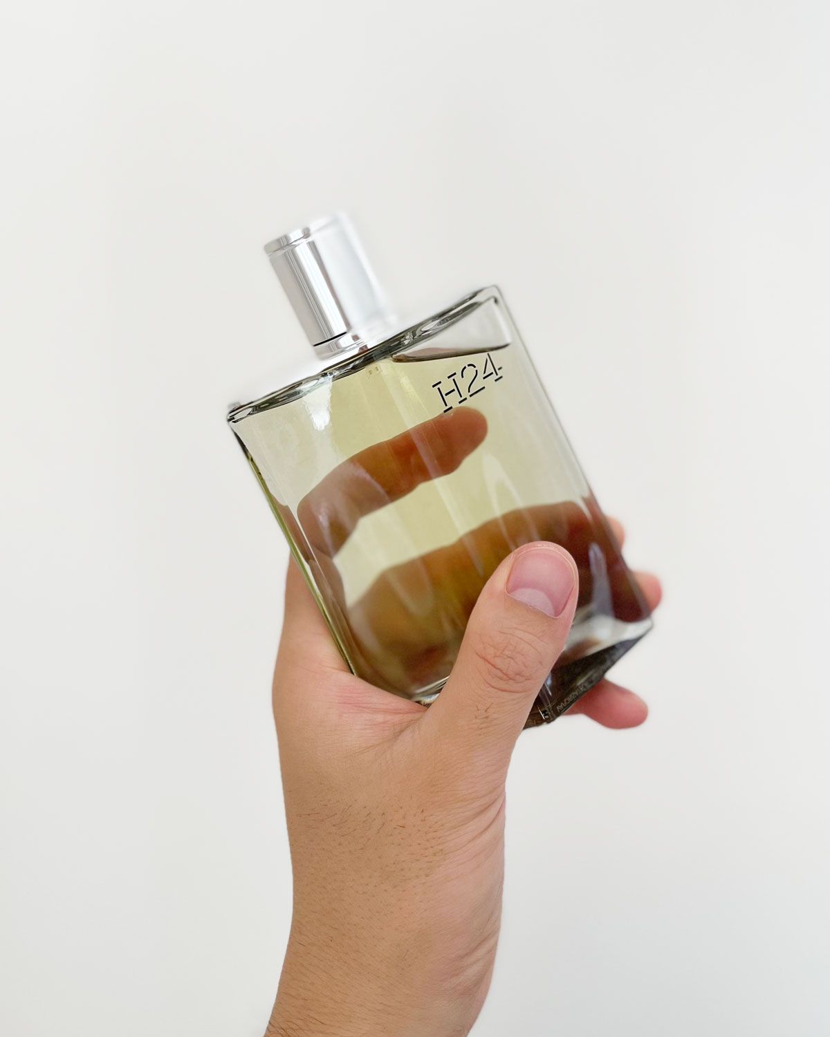 エルメスのスキンケアが登場。フレグランス《H24》の聡明な香りに包