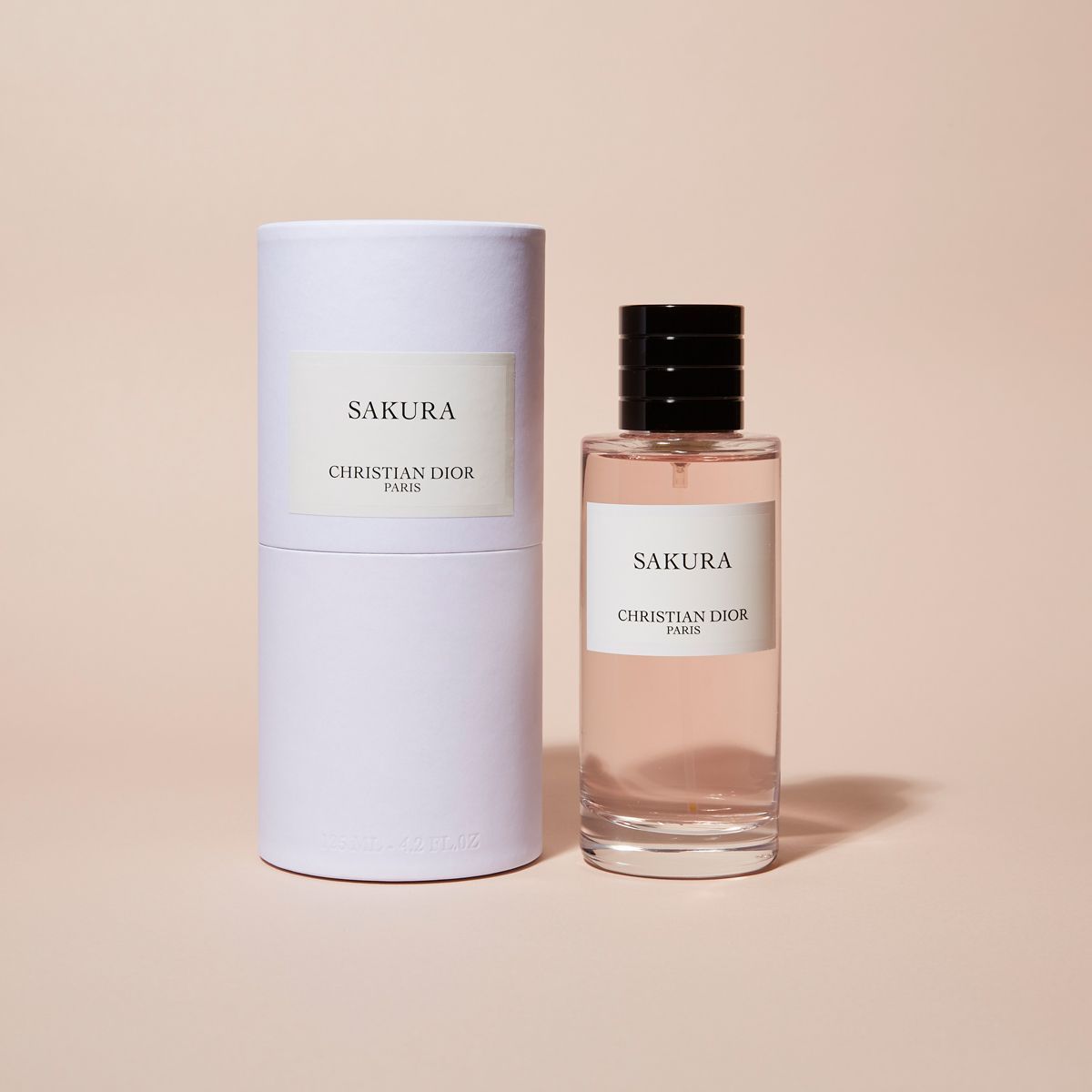 ディオールの香水「サクラ」を纏って不安が薄らぐ、ポジティブな春
