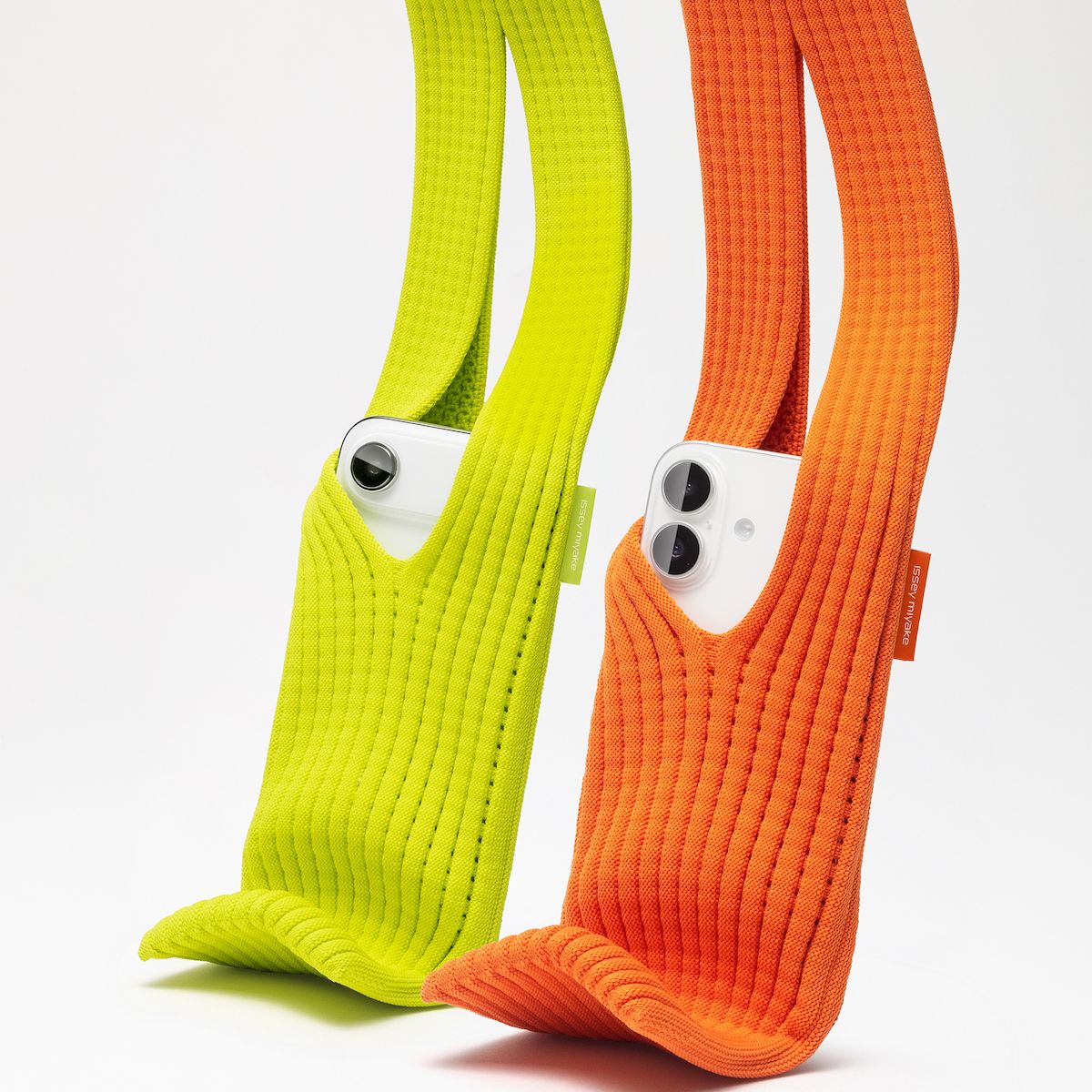 イッセイ ミヤケとAppleが協業プロジェクト「iPhone Pocket」を発表