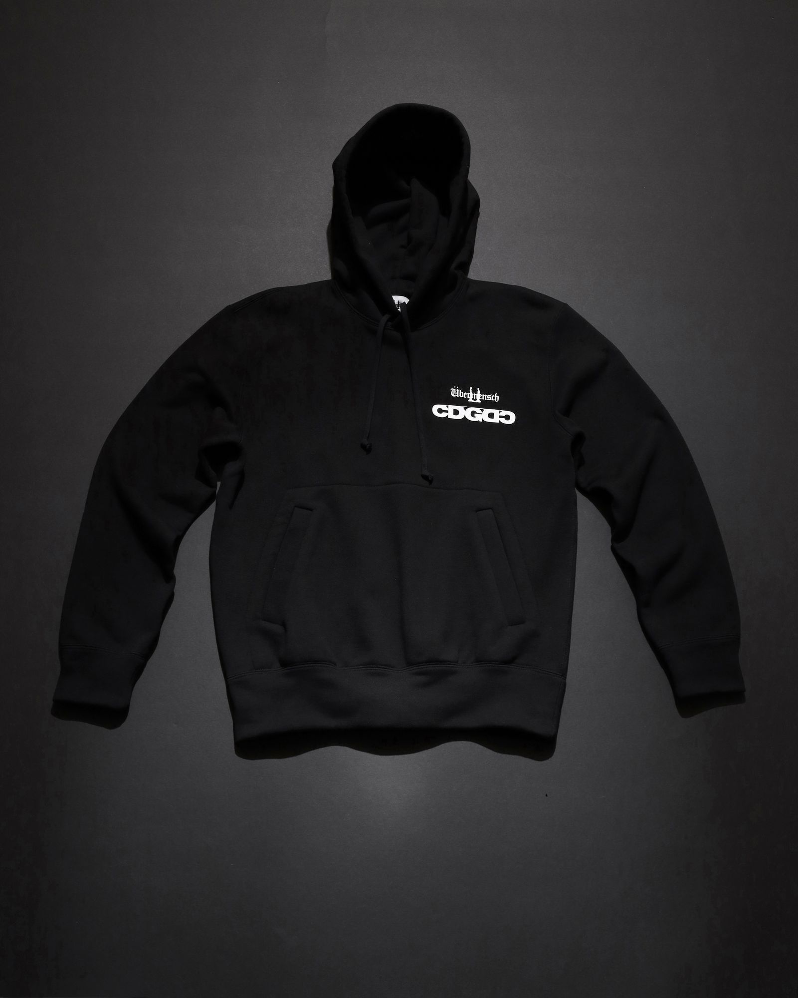 CDGとG-DRAGONがコラボ！ ワールドツアー「Übermensch」を記念した