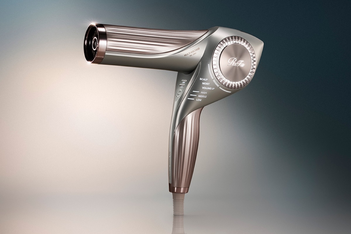 リファ」から新ヘアケア製品が多数登場 7色展開の“手のひらサイズ”の