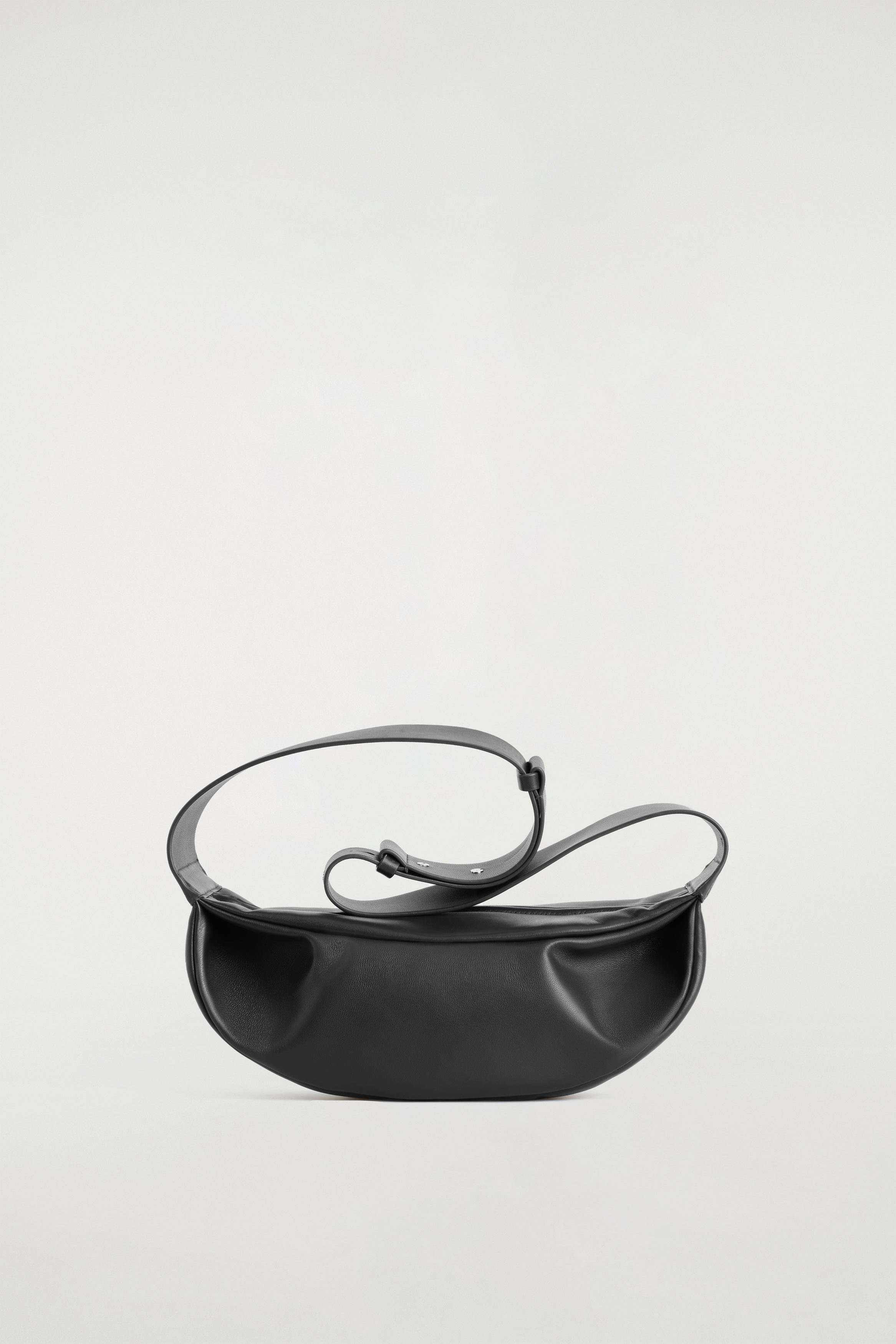 SWING CROSSBODY BAG - LEATHER - BLACK | COS US