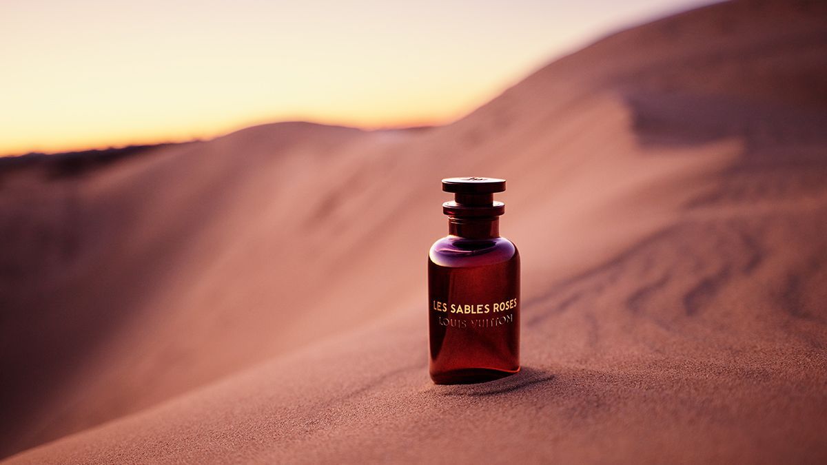 ルイ・ヴィトンの新フレグランス「レ・サーブル・ローズ」は中東の砂漠