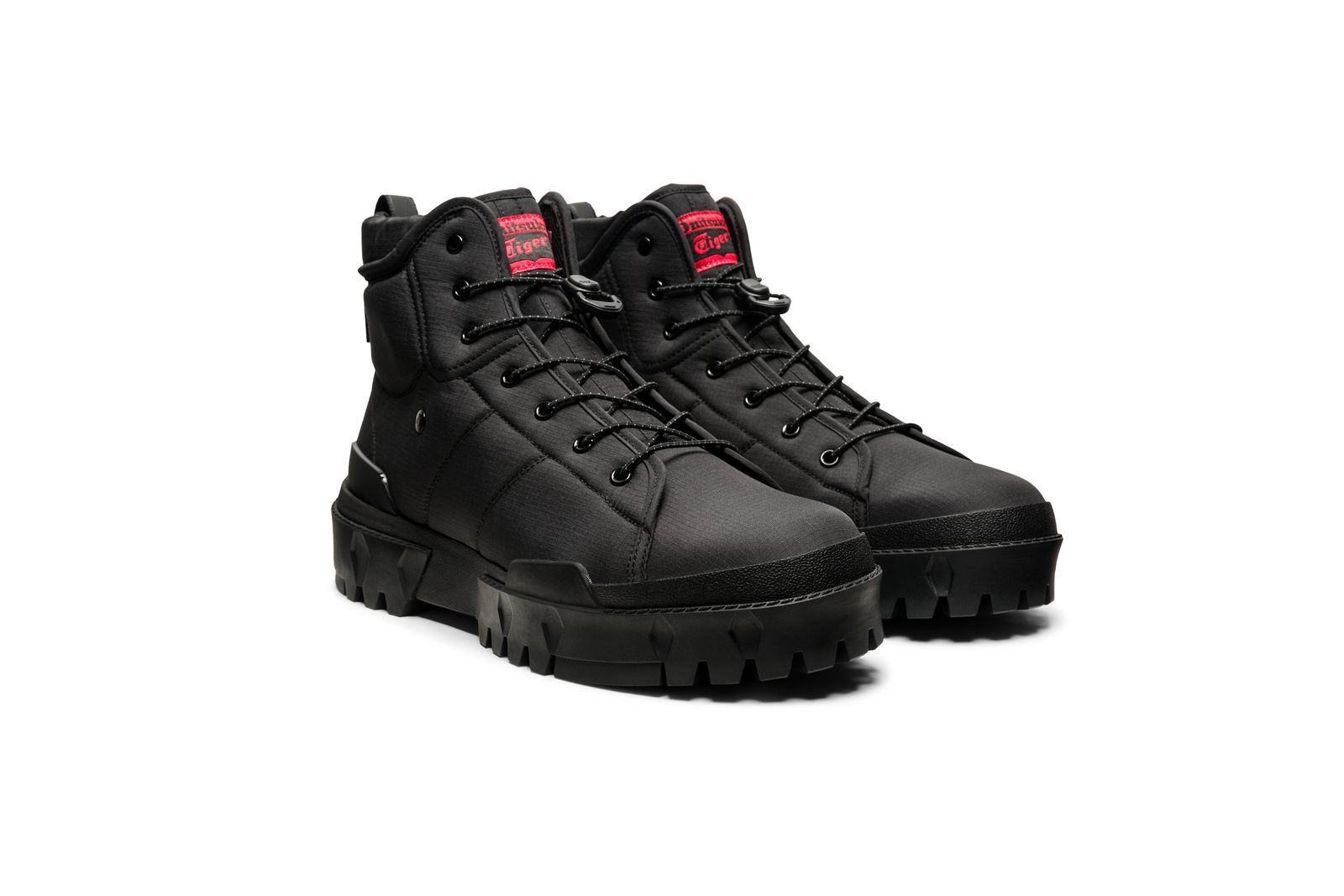 オニツカタイガーが、1966年発売のトレッキングシューズをアップデート