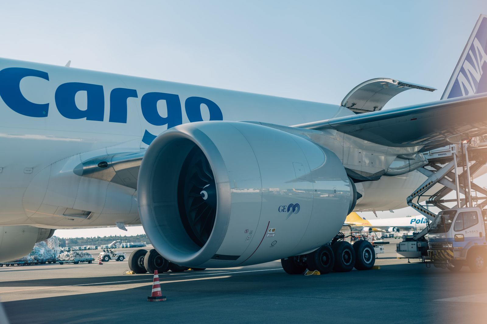 俳優・アーティスト 森崎ウィンの飛行機探求──Vol.10 ANA Cargo