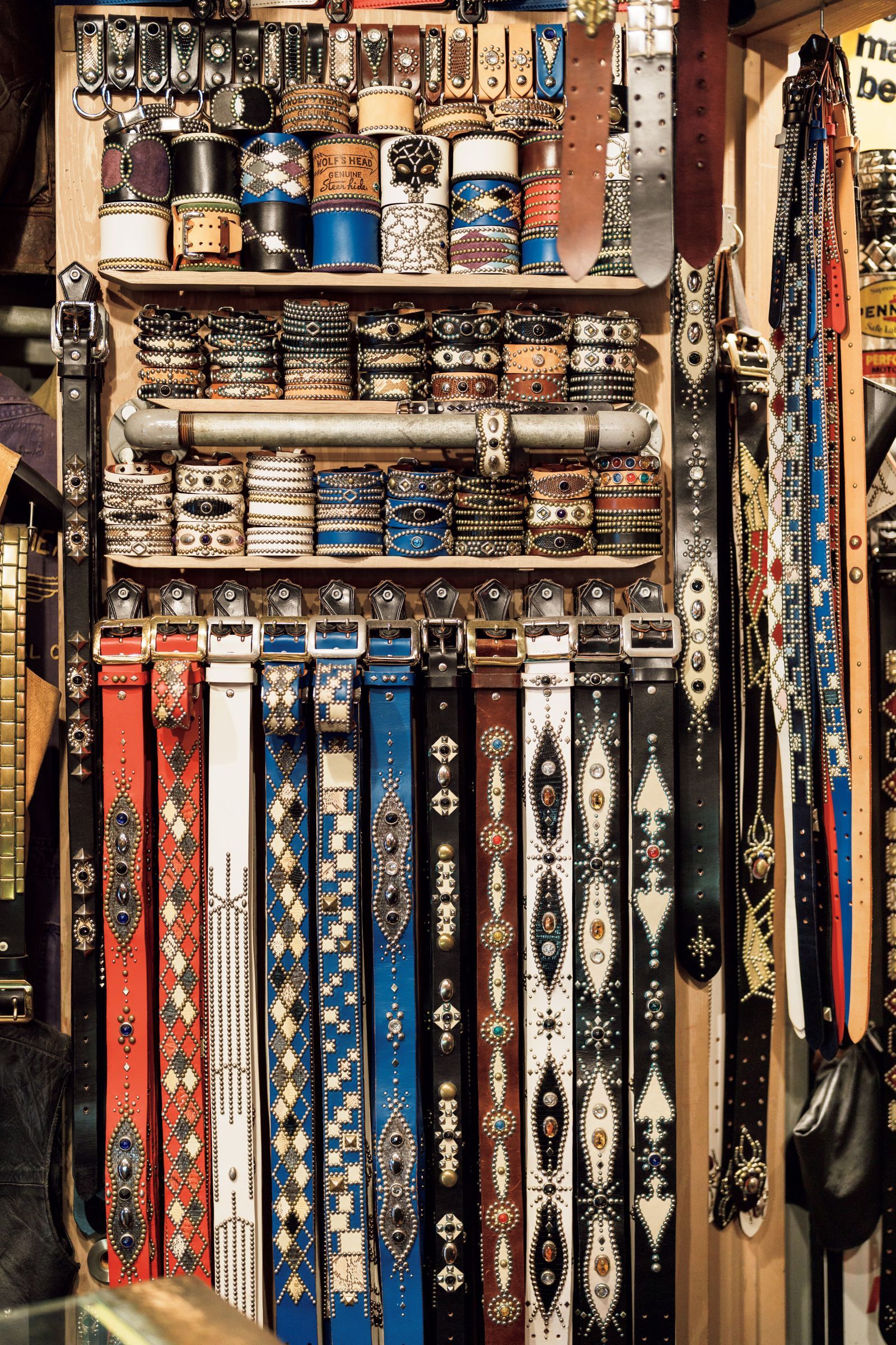 WOLF'S HEAD──デジタルでは体験できない！ スペシャリティ・ストア4